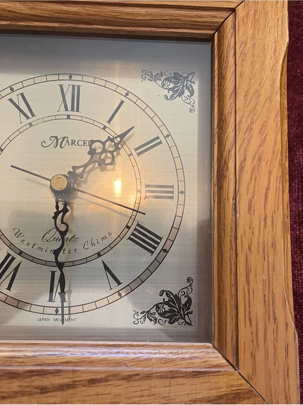 Classic Oak-Style Quartz Mantel Clock with Chimes